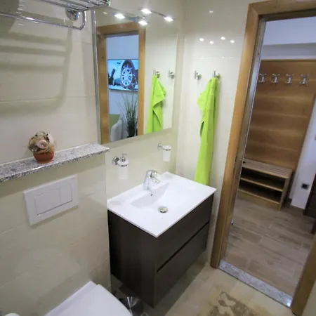 Silvia Apartman *
